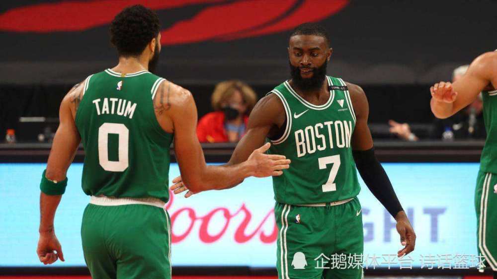  塔图姆末节爆发凯尔特人险胜雄鹿保排名